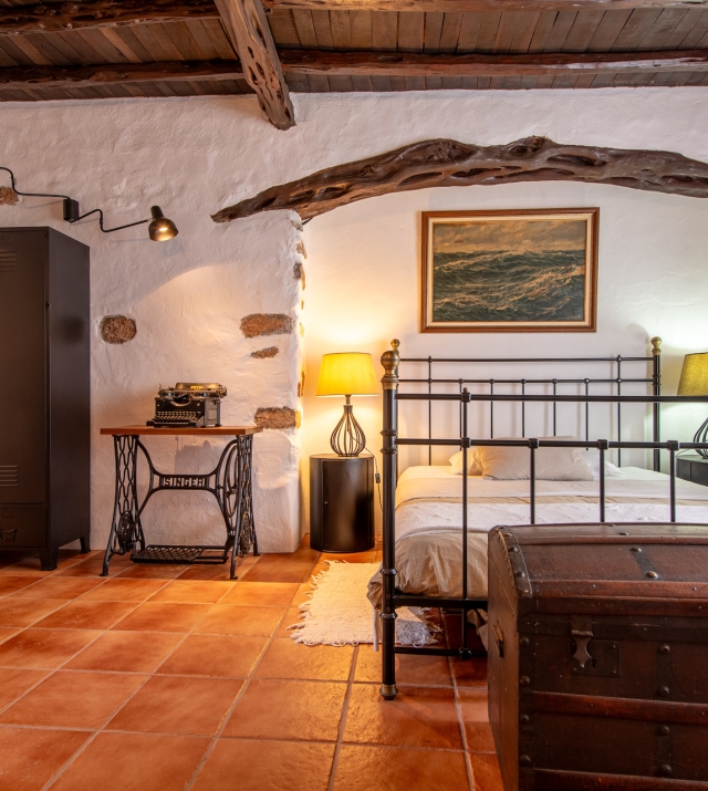 Resa Estates vastgoed te koop Ibiza Geraldine finca san lorenzo noorden bedroom 8.jpg